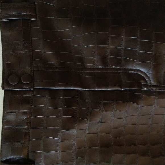 H&M brown faux crocodile leather midi skirt - Picture 2 of 4